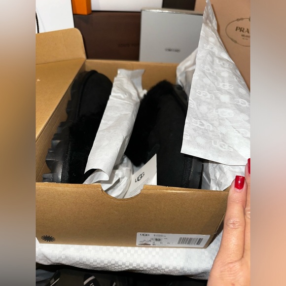 ⭐️Fall Sale ⭐️UGG Black Classic Cozy Booties Slippers.  Women’s 10 - Picture 10 of 10